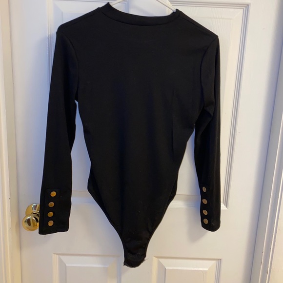 Black bodysuit detailed with gold buttons - Picture 1 of 2
